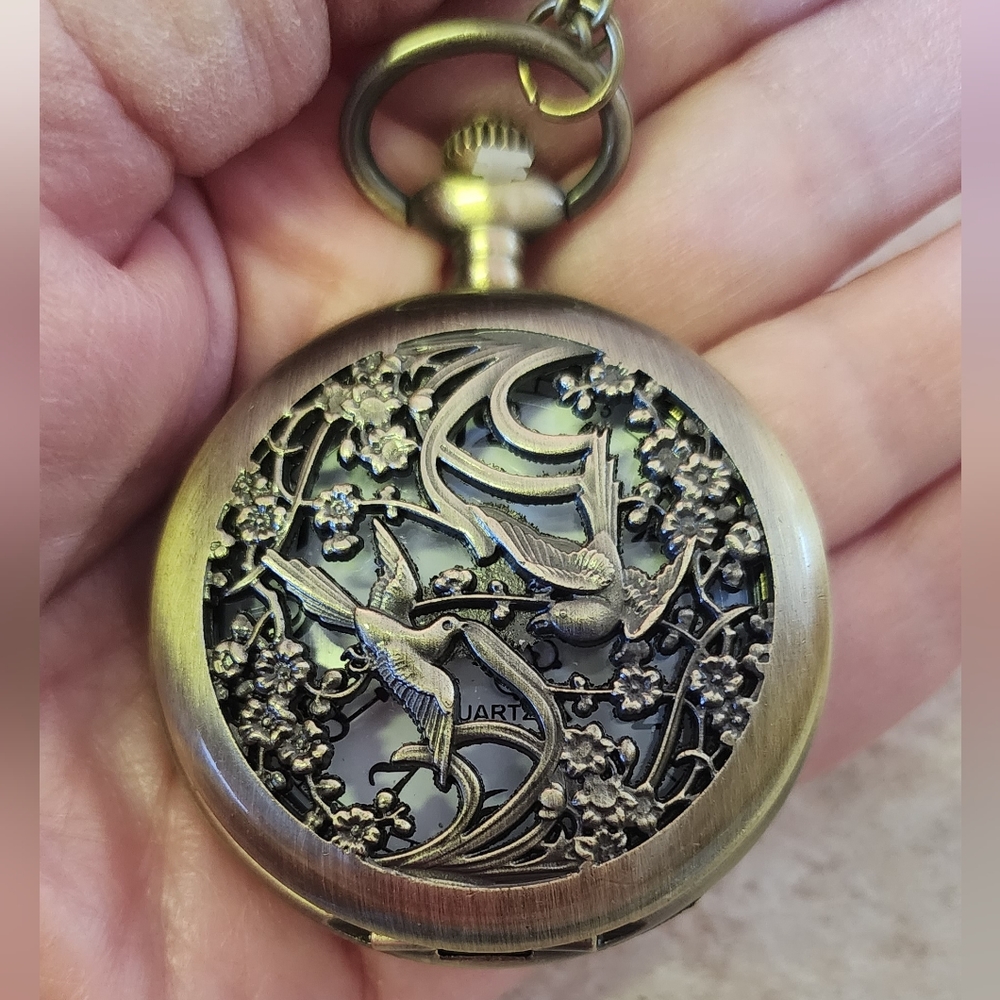 New swallows birds and flowers quartz pocket watch
